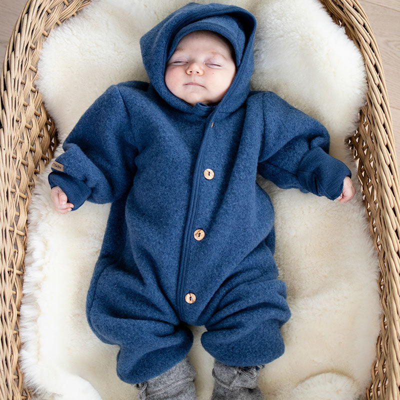 Babydress i ullfleece med hette