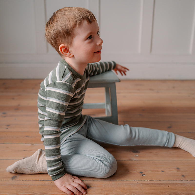 Babytights i ull med silke ribbestrikk