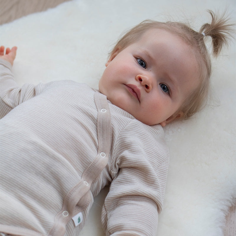 Omslagsbody i ull med silke - Latte/Natur