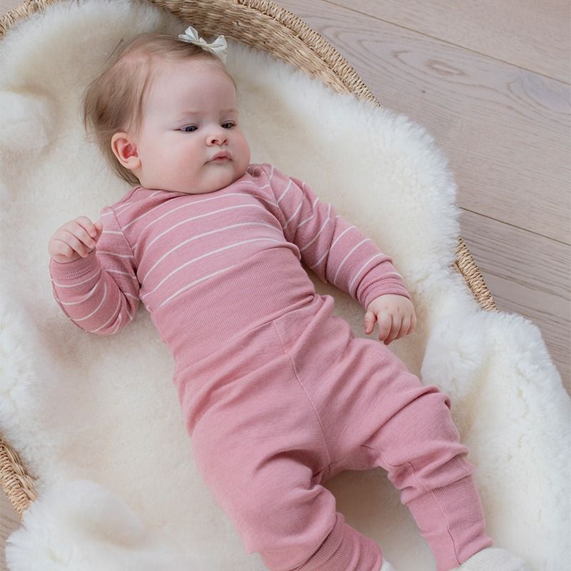 Body i ull med silke - Lys rose/natur