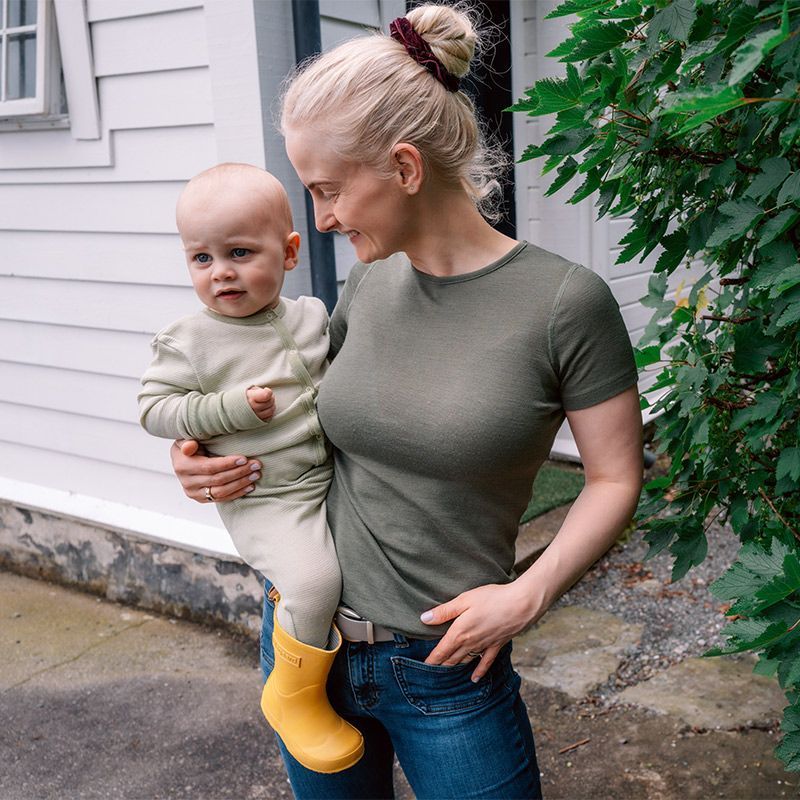 Ulltrøye dame, kort erm, ull med silke - Olivin