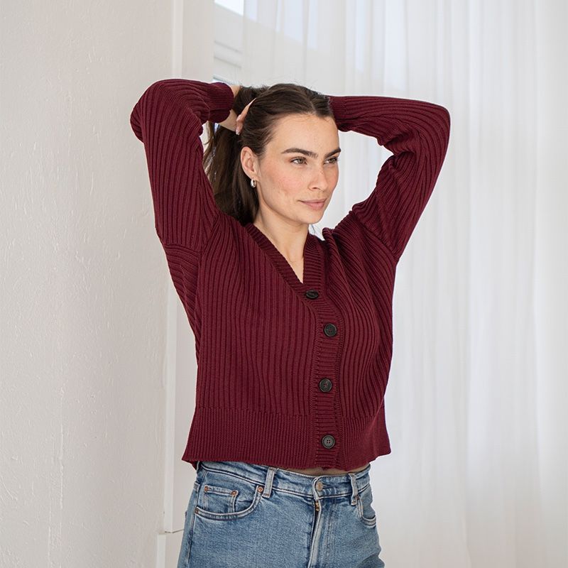 Ribbestrikket cardigan - Plommerød