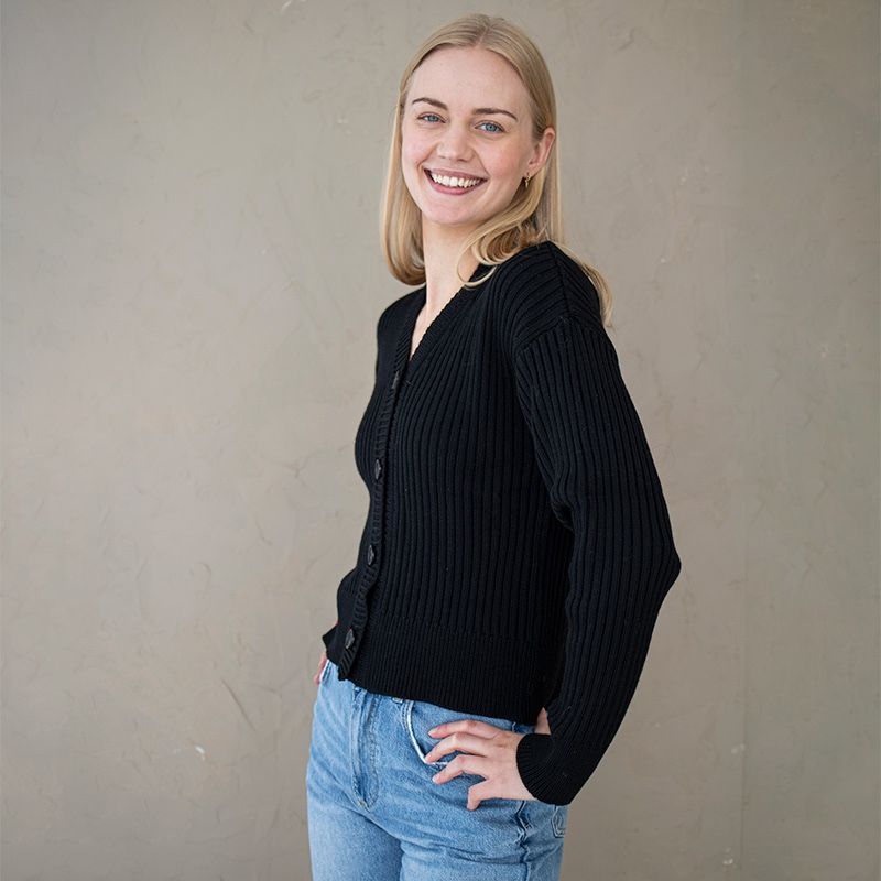 Ribbestrikket cardigan - Svart