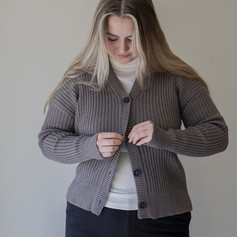 Ribbestrikket cardigan - Brun