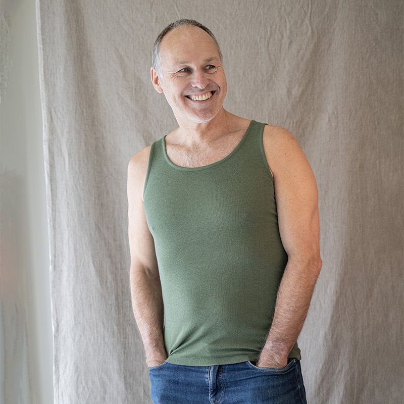 Singlet i ull med silke unisex - Olivin