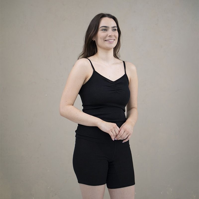 Singlet m/stropper i ull med silke - Svart